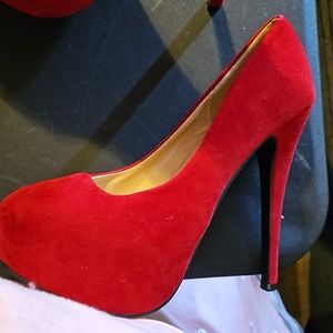 Qianjibaby Red Pumps